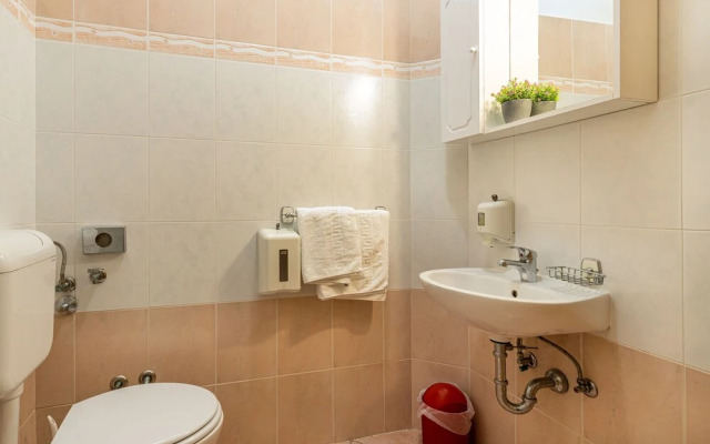 Pool Apartment Suzi 4