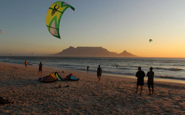 Sea Breeze Bloubergstrand