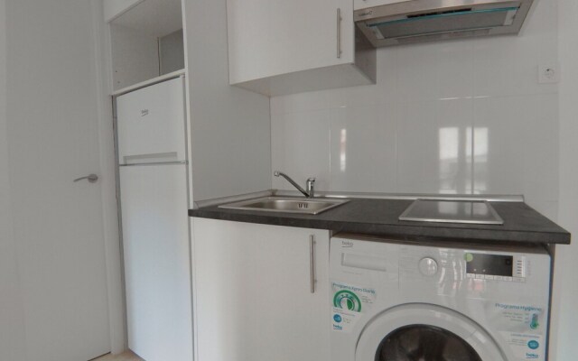 Apartamento interior cercano al parque Olof Palme AP7