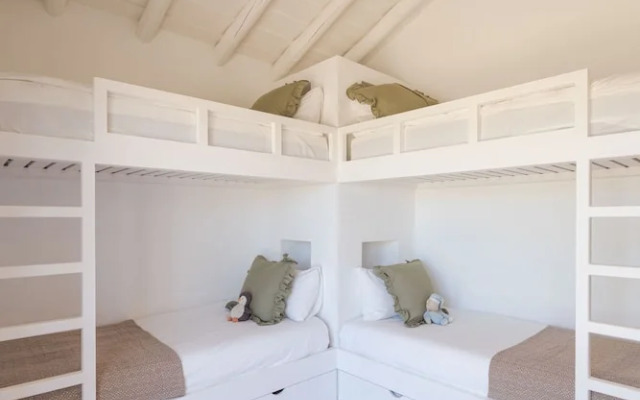 Wooden Villa By Cadenzalux