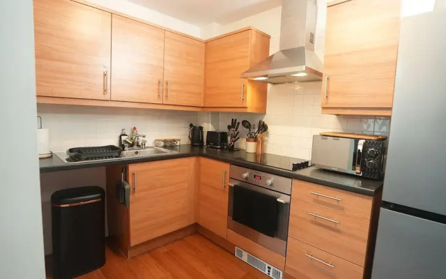 Central M K 1-bedroom Apartment, Sleeps 4, Parking