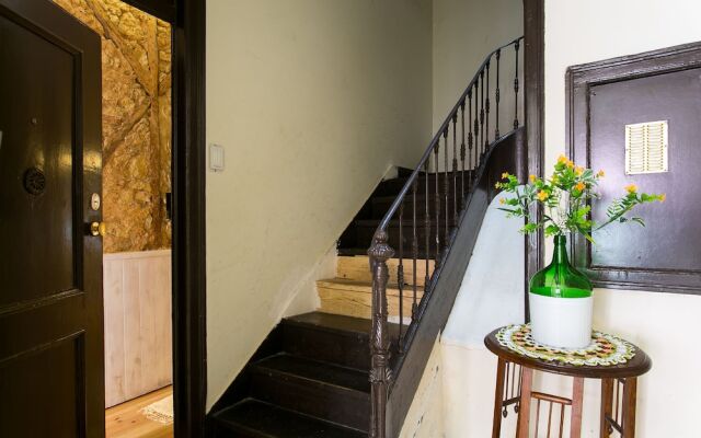 Bica Elevator Apartment Rentexperience