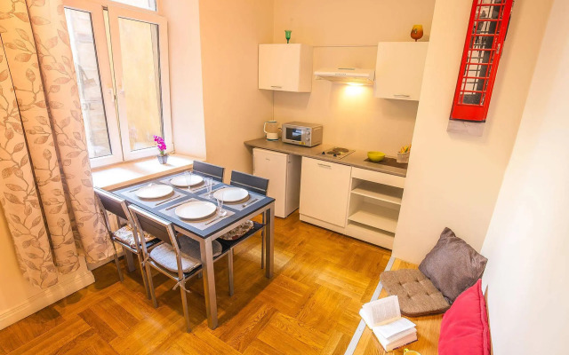 Mosaic Center Apartments