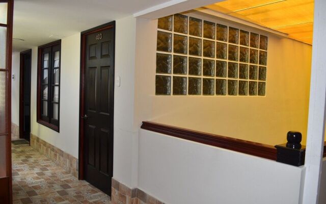 Colonial Plaza Hotel