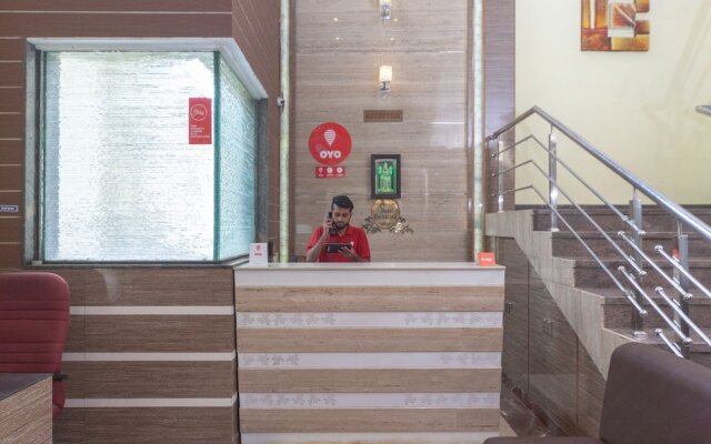 OYO 7987 Hotel Carnation