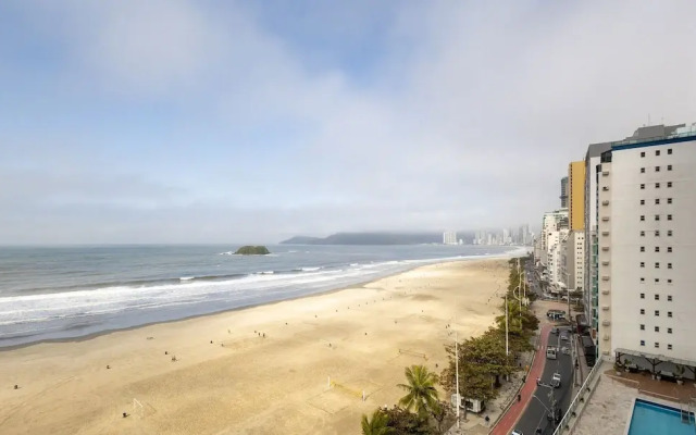 Apt w/ Balcony and Oceanfront View in BC - Ipc0901