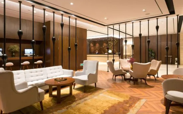 Hengdian Yihe Hotel (Qinwang Palace Dream Valley Branch)