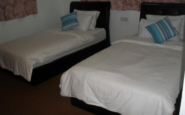 OYO 90037 The 7 Lodge Tambunan