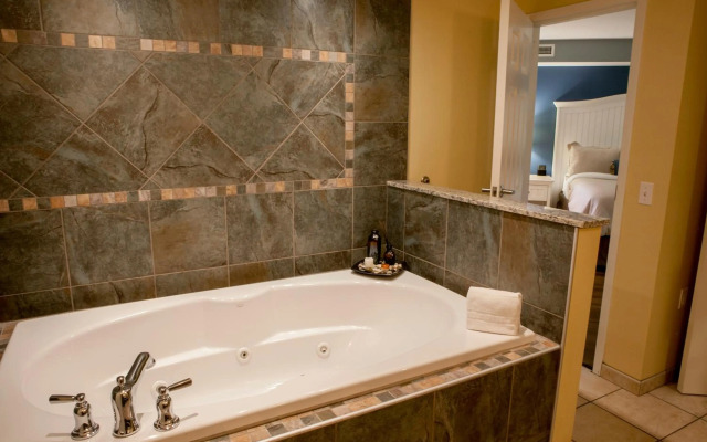 Watkins Glen Harbor Hotel