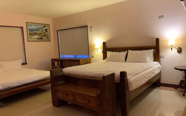 Carpenter Wood Art Furniture