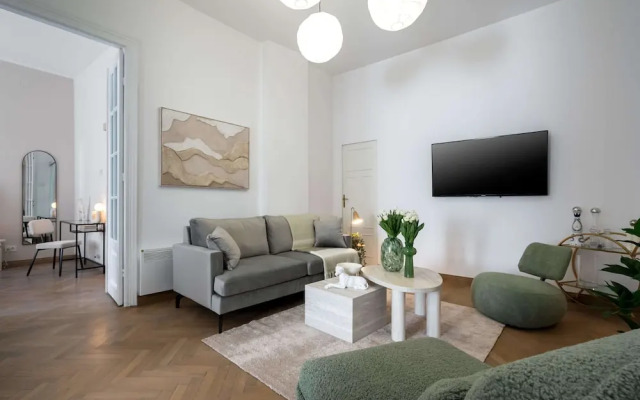 Stunning 3BR Apartment in Bucharest