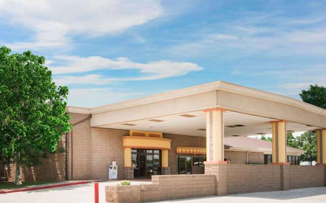 Travelodge by Wyndham Enid