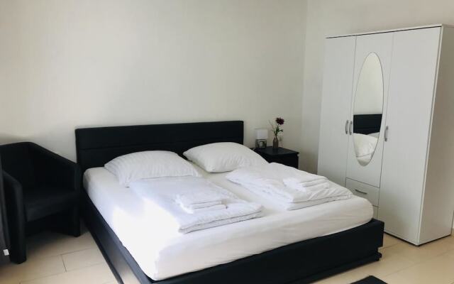 City Guesthouse Apartments Krefeld near Düsseldorf Airport