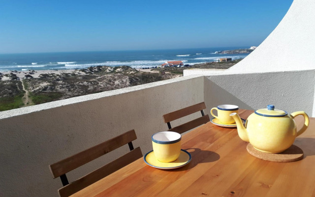 Maresia - Beachfront Peniche Apartment