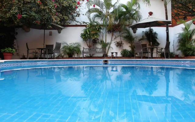 Suites Cancun Center by Kavia