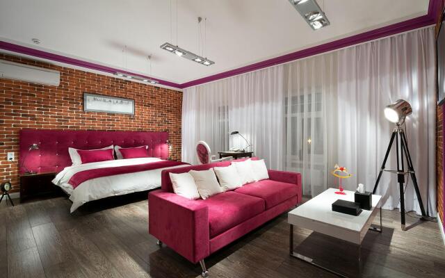 De Gaulle Boutique Hotel