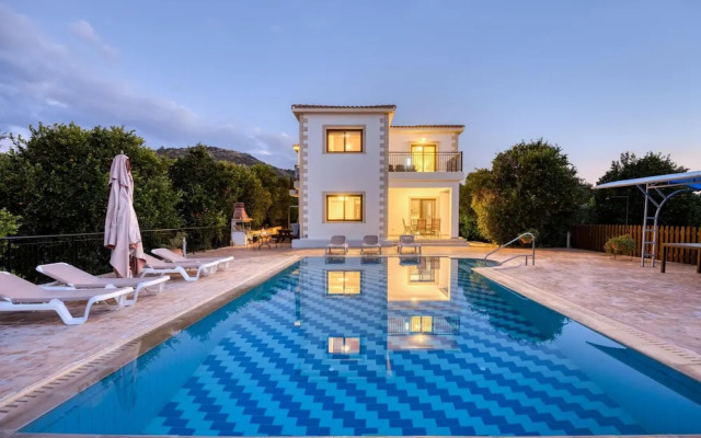 Villa Kambos Dio in Polis