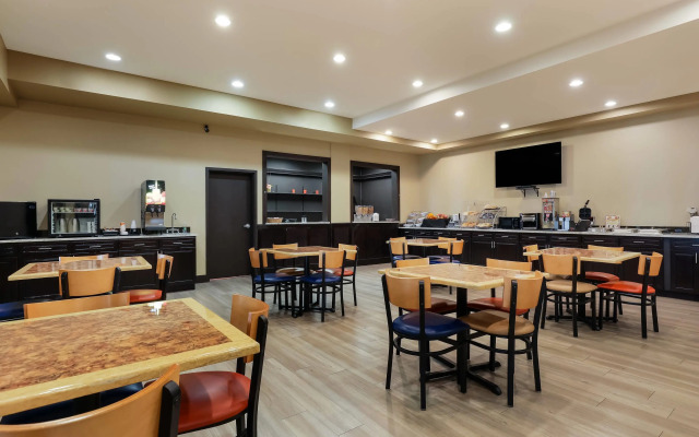 MainStay Suites Fitchburg - Madison