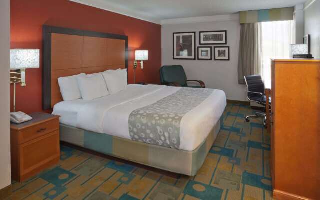 La Quinta Inn & Suites by Wyndham Houston Stafford Sugarland