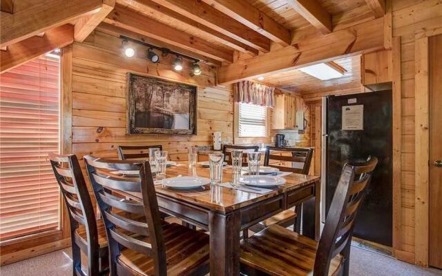 Creekside Romance - One Bedroom Cabin