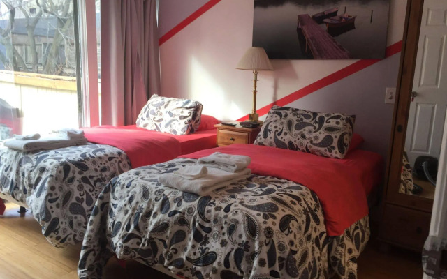 Toronto Garden Inn Bed and Breakfast