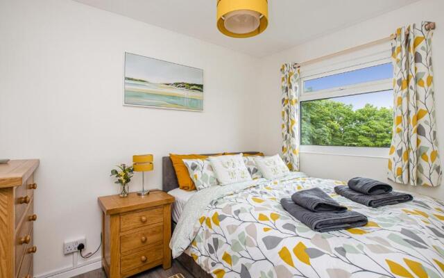 328 Norton Park, Dartmouth
