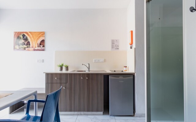 Rio Gardens - Charming Studio w Terrace