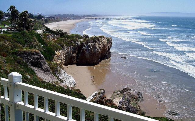 Pismo Lighthouse Suites