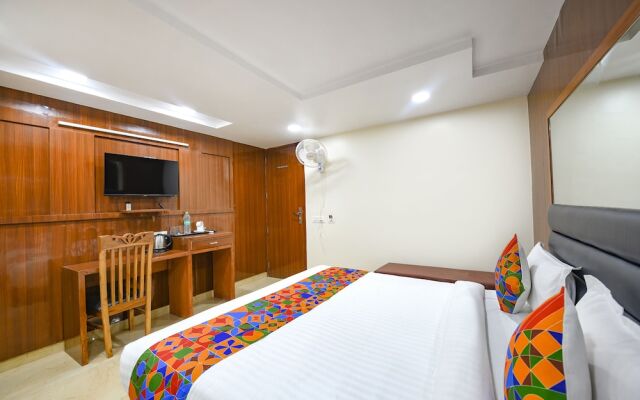 Fabhotel Mona International