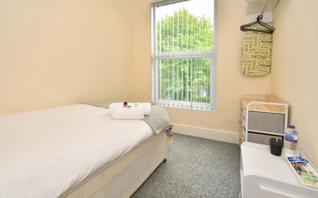 Townhouse @ 178 Ruskin Road Crewe