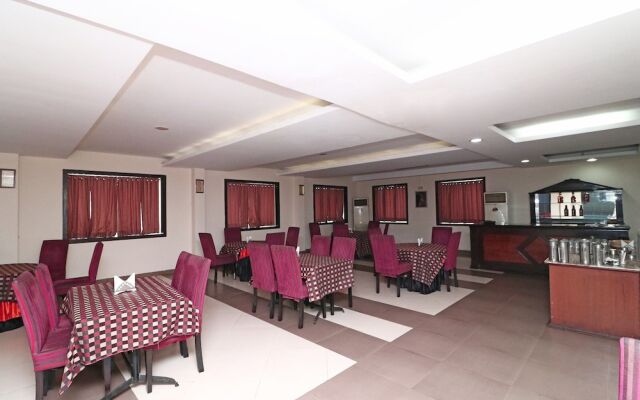 OYO 4754 Hotel Center Point