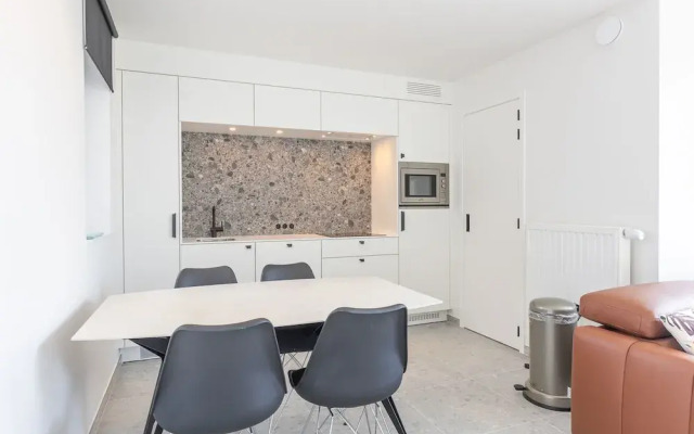 Newly Built Rooftop Flat With Sun-facing Terrace