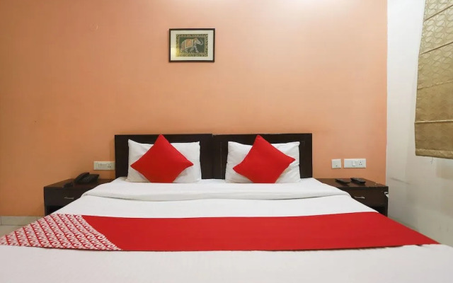 Oyo 47159 Royal Residency