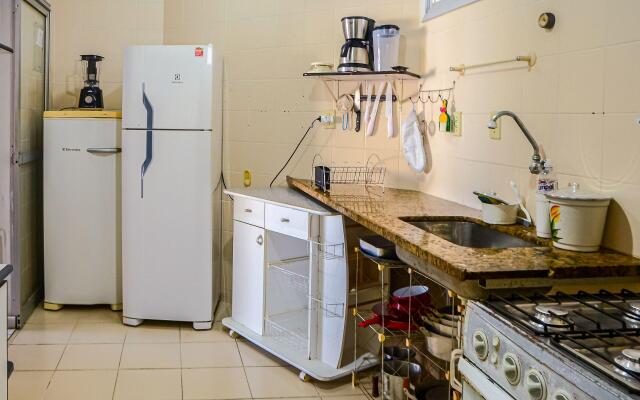 Apto 3Qts Cond. c/ piscina a 600m da Praia CEE202