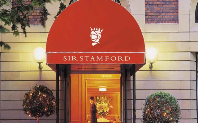 Sir Stamford At Circular Quay