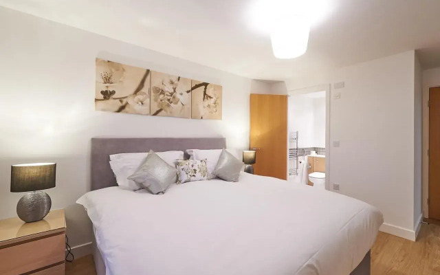 Furzton Serviced House - Shortstay Mk