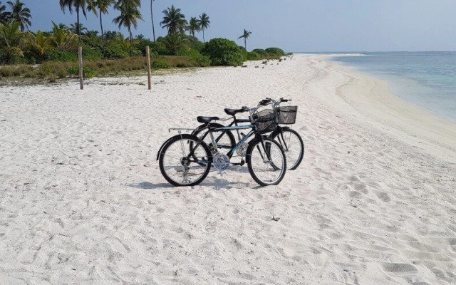 Mandhoo Guesthouse & Dive