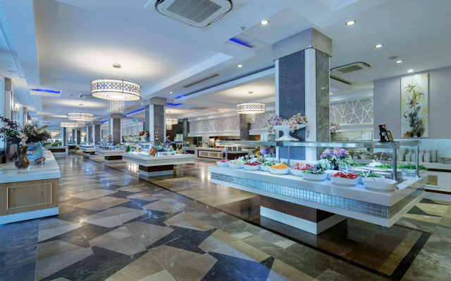 Crystal Waterworld Resort & Spa - All Inclusive