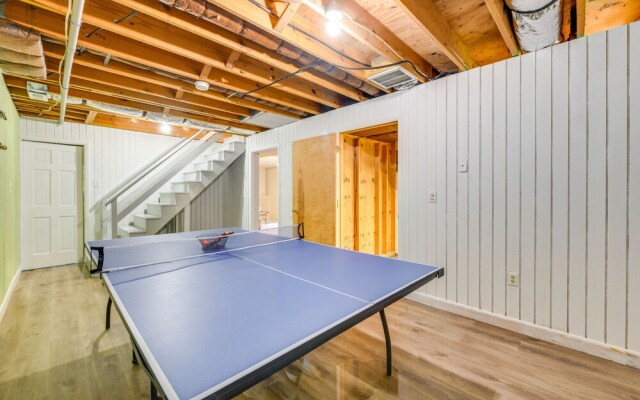 Riverfront Virginia Home - Dock, Fire Pit & Kayaks