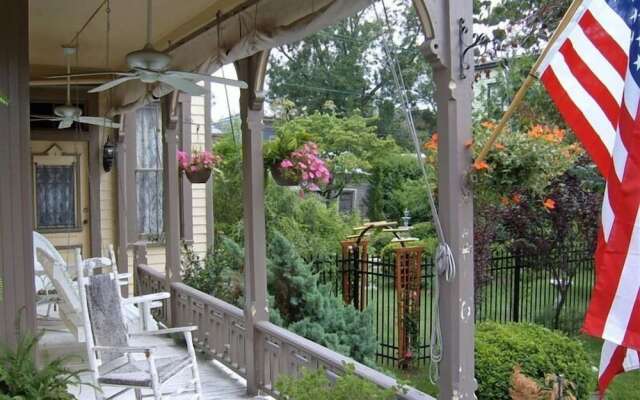 Roussell's Garden Bed & Breakfast