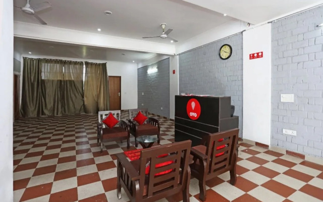 Mascot Pentazz by OYO Rooms