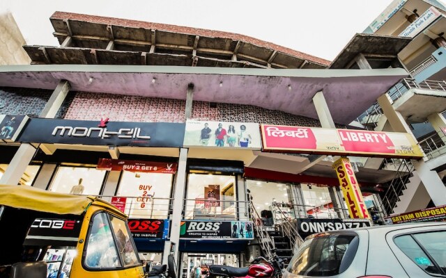 OYO 37728 Raghav Residency