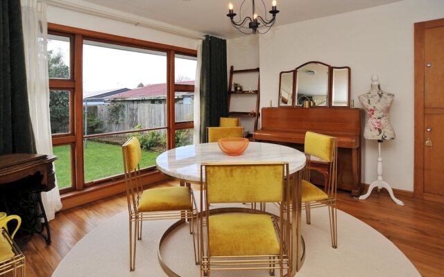 Woodbury Villa