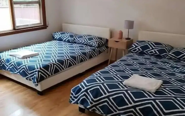 Campbelltown Holiday Home 3 Bed & Parking