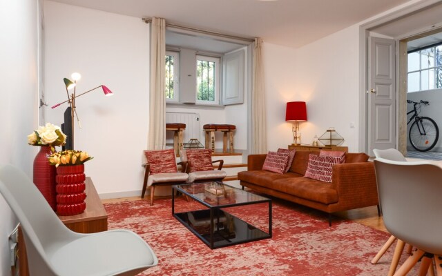 Great Location Close to the Metro