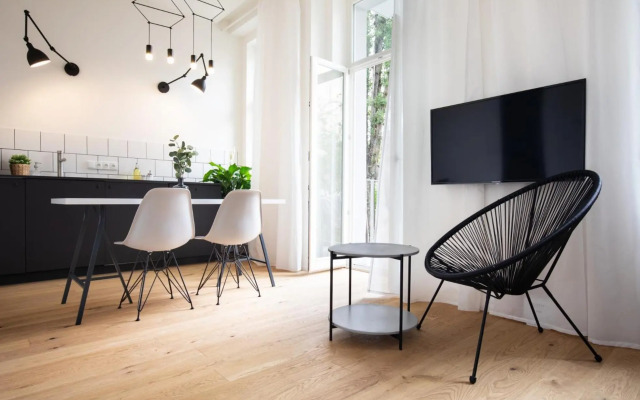 TurnKey Balcony Studio