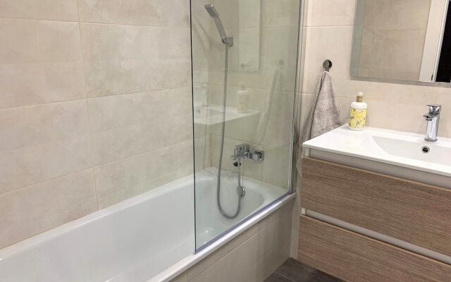 Homely Málaga Obispo con Parking