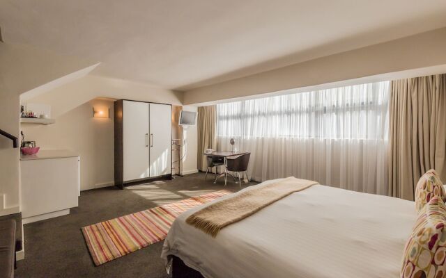 Adderley Hotel