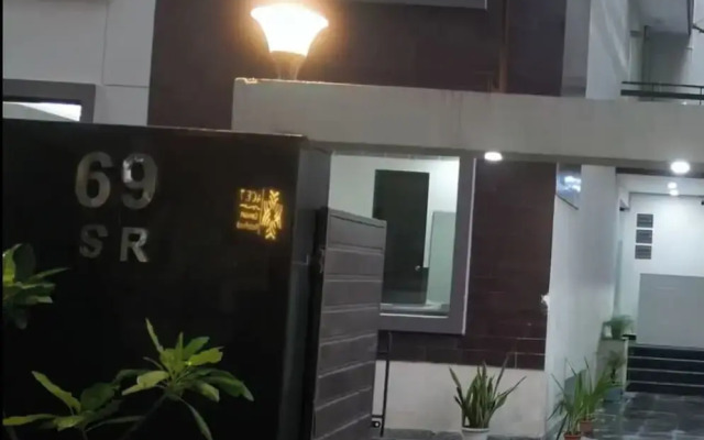 ACE 7 Hotel and Residence