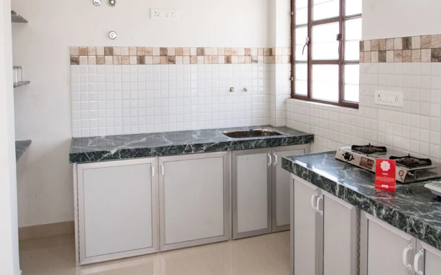 OYO Home 14110 Modern Stay